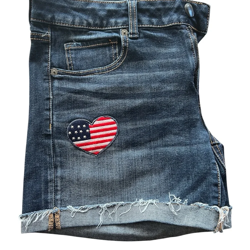 American Eagle Outfitters Dark Blue Denim Shorts with Flag Heart Patch - Picture 6 of 7